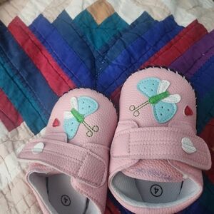 Baby girl shoes size 4